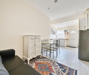 3 bedroom flat to rent - Photo 1