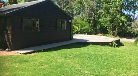 Sunny 1 Bedroom Cabin - Shared Property - Photo 5