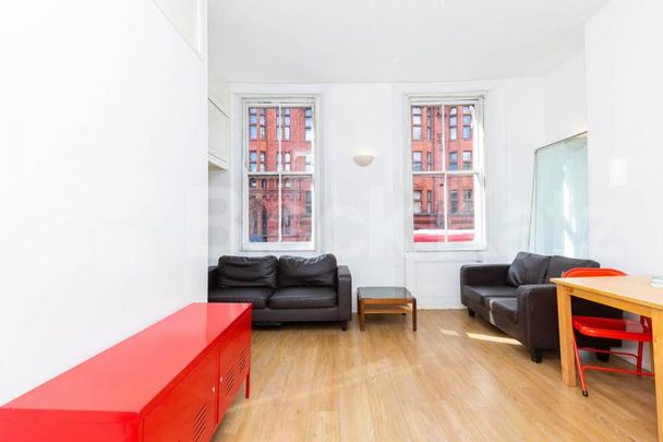 Located a stone throw from old Street station and close the trendy shoreditch - Photo 1
