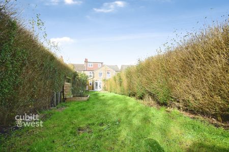 3 bedroom terraced house to rent - Photo 5