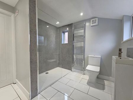 3 bedroom terraced house to rent - Photo 3