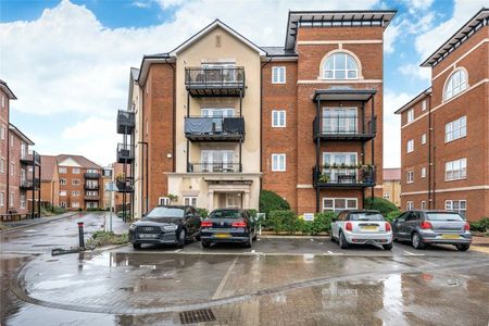 Bell Farm Way, Walton-on-Thames, Surrey, KT12 - Photo 2