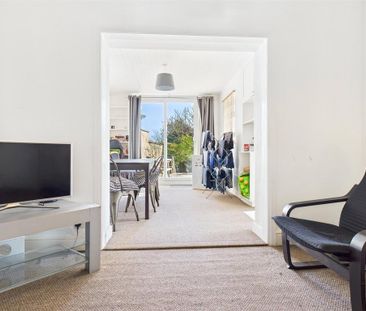 4 bedroom terraced house to rent - Photo 3