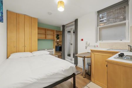 Flat 12 Fairholme Road, West Kensington W14 9JZ - Photo 2