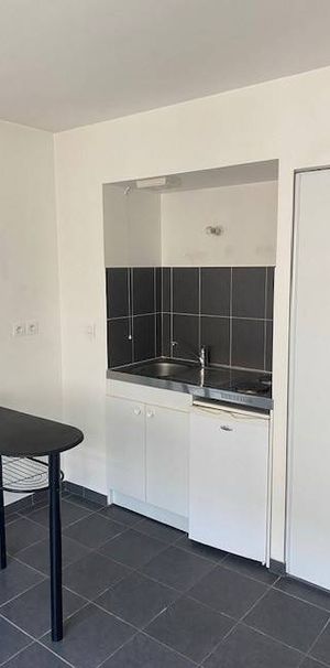 Beau studio en location de 19,38m², situé rue du Champ des Oiseaux à Rouen, 413€ charges comprises - Photo 1