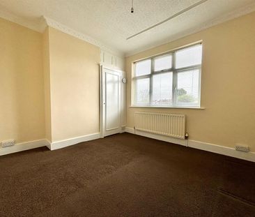 Berkeley Road, Hillingdon, UB10 - Photo 4