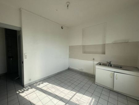 Appartement 2 pièces – BRON - Photo 2