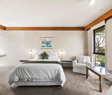 8 Notlen Street, Ringwood - Photo 2