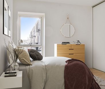 Stor og lys 3-værelses lejlighed med altan - Foto 4