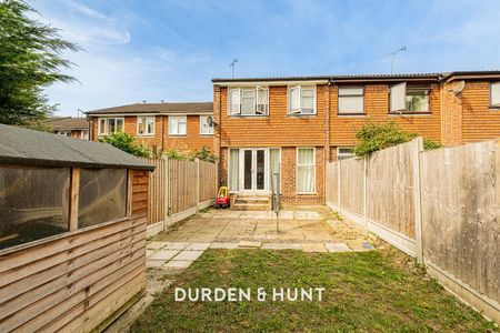 Witham Close, Loughton - Photo 4