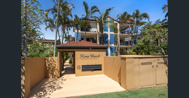 TWO BEDROOM, TWO BATHROOM, TWO CAR ACCOM WITH POOL - WALK TO BEACH - Photo 1