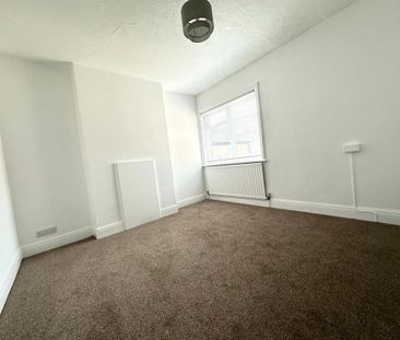 3 bedroom maisonette to rent - Photo 2