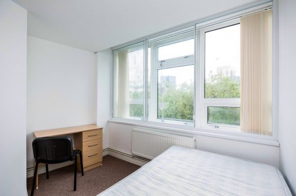 Guildhall Walk, Portsmouth - Photo 1