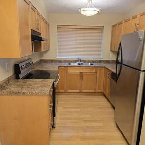 3 bedroom,1 bathroom - Photo 2