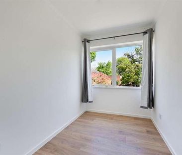 Harrison Close, Reigate, RH2 - Photo 4