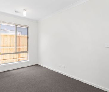 Spacious 4-Bedroom Home with Modern Features in Wyndham Vale - Photo 4