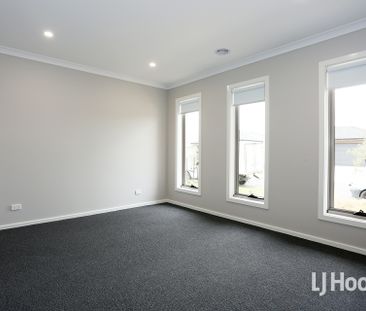 18 Chromite Circuit, Weir Views VIC, Belconnen - Photo 4