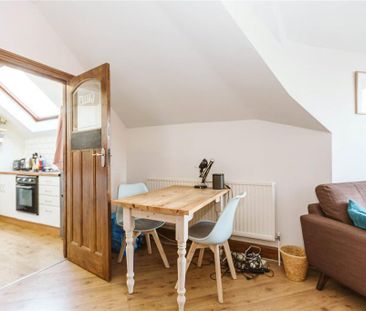 2 bedroom maisonette to rent - Photo 2