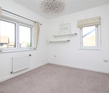 3 bedroom end of terrace house to rent - Photo 3