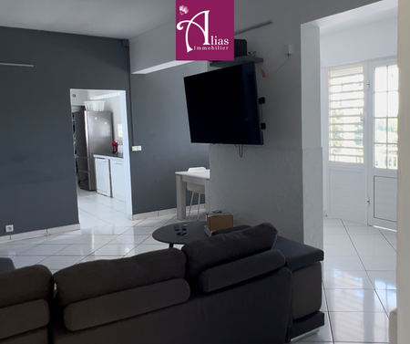 Location Appartement 5 pièces 90m² LES ABYMES 97139 - Photo 2