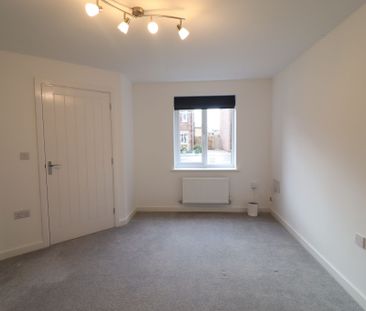 3 Bedroom Semi-detached House To Rent - Photo 3