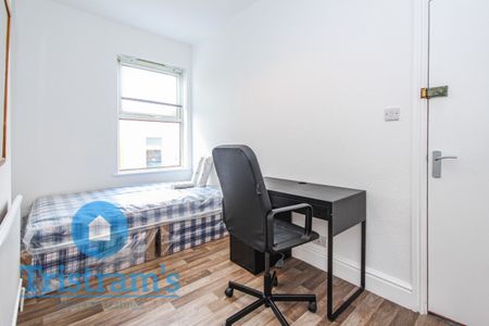4 bed Apartment for Rent - Photo 5
