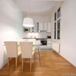 expat flat - furnished I möblierte Altbauwohnung nahe Spengergasse - befristet - Photo 3