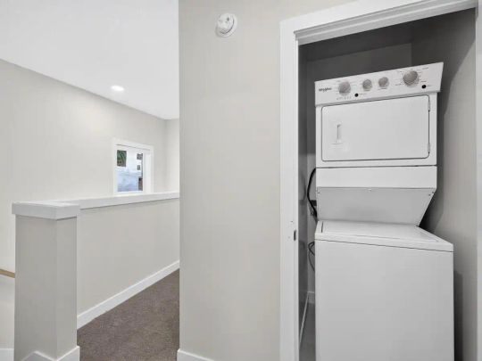 SF354 - 11306 123 Street - Inglewood 9 Plex — 3 Bed 2.5 Bath - Photo 1