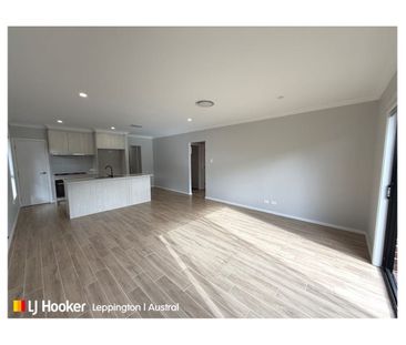 Modern Family Living in a Sought-After Austral Location - Photo 5