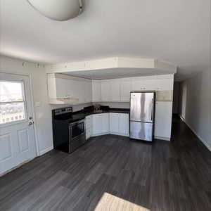 1 CH - 1 SDB - Sherbrooke - $995 /mo - Photo 2