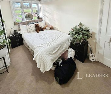 3 bedroom terraced house to rent - Photo 3