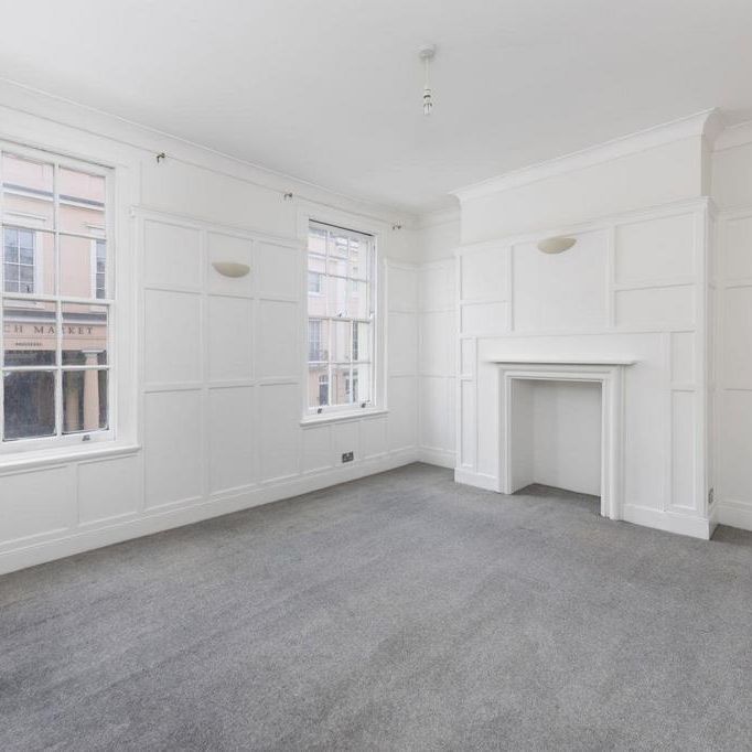 4 bedroom flat to rent - Photo 1
