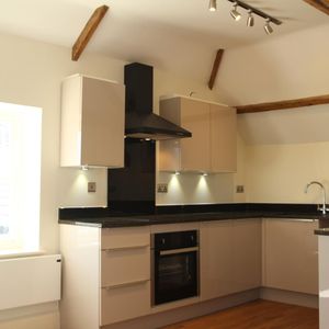 2 bedroom apartment to rent - Photo 2