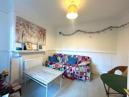 4 bedroom terraced house to rent - Photo 1