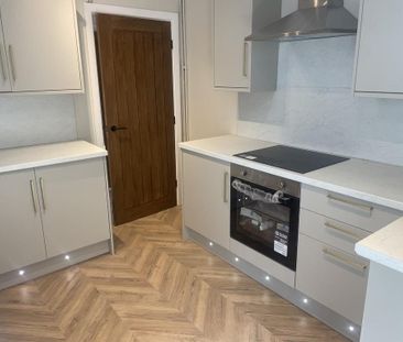 3 bedroom terraced house to rent - Photo 3