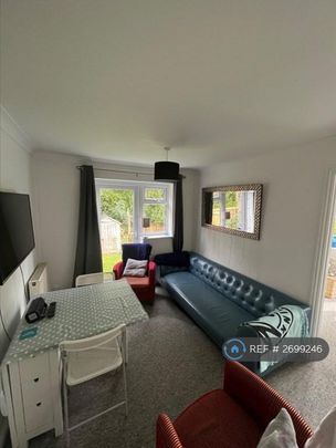 6 bedroom end of terrace house to rent - Photo 1