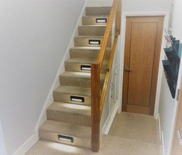 1 bedroom in a house share to rent - Photo 2