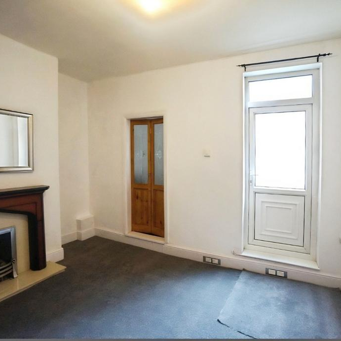 2 bedroom ground floor flat to rent - Photo 1
