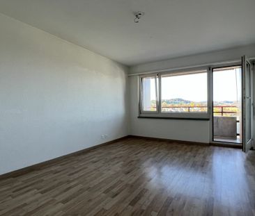 RÉNOVÉ DANS UN ENDROIT CENTRAL ET CALME - Photo 4