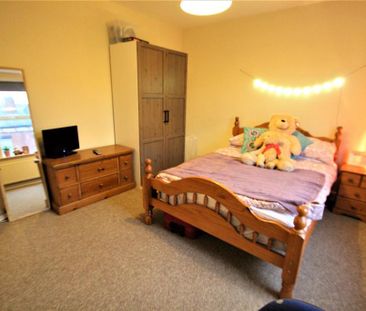 4 bedroom terraced house to rent - Photo 3