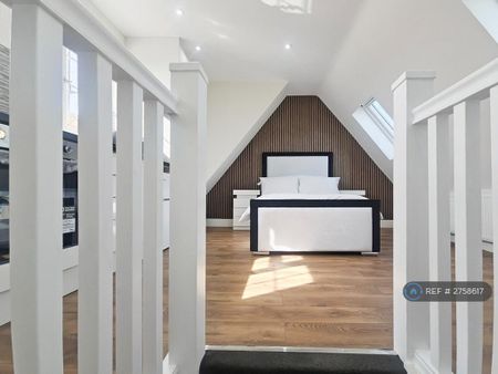 Studio to rent - Photo 5
