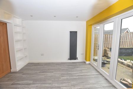 4 bedroom House To Let - Photo 2