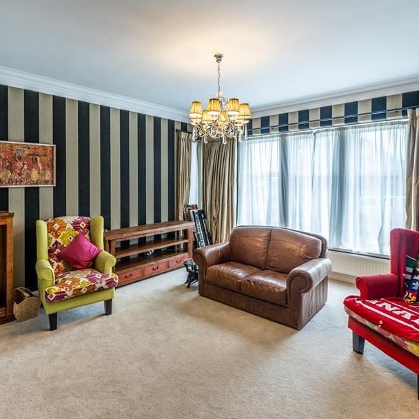 King's Gate, Aberdeen, AB15 - Photo 1