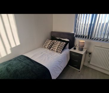 Room in a Shared Flat, Ladypool Road, B12 - Photo 6