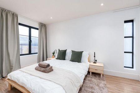 5 bedroom terraced house to rent - Photo 4