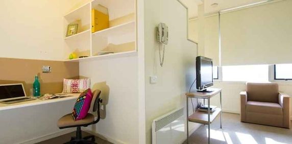 Studio Apartment - Photo 2