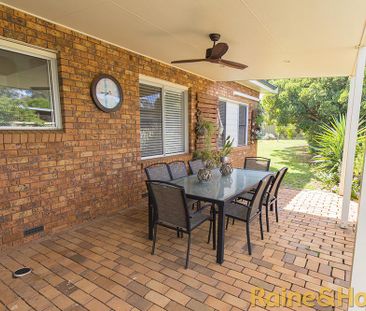 Quality Throughout - Photo 6