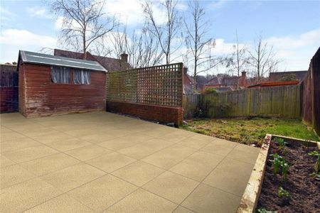 4 bedroom semi-detached house to rent - Photo 2