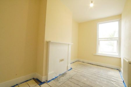 6 bedroom terraced house to rent - Photo 5