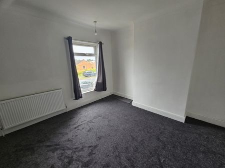 2 bed Terraced - To Let - Photo 3